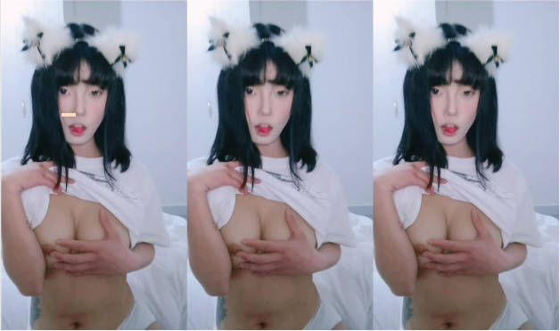清纯尤物美少女！外表呆萌超嫩！收费房大尺度，情趣内衣透视，美乳肥臀，跳蛋玩弄小穴}