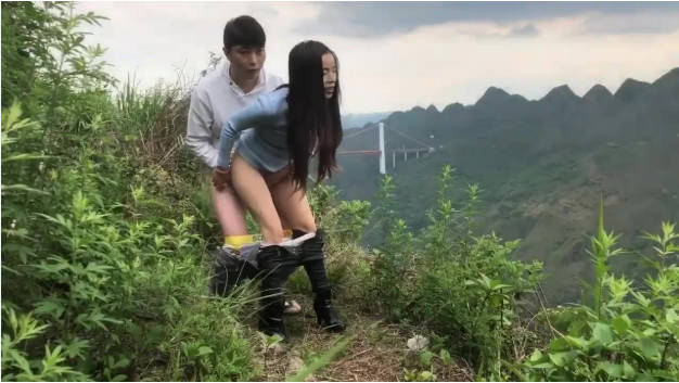 北盘江大桥山顶约操极品人妻 春暖花开又到动物交配的季节 啪啪后入榨精飙射 精彩世界名画}