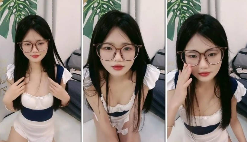 最正宗校花【被遗忘的小猫】，眼镜妹反差婊，白瘦幼被无套，喷血推荐极天天碰免费视频品啊！