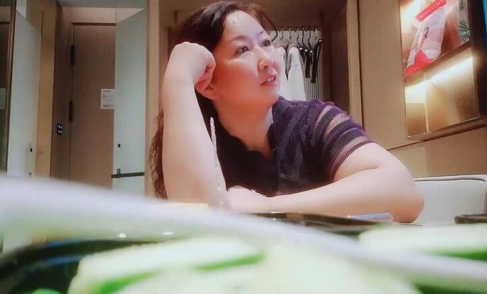 泡良最佳教程，【良家故事】，世风日下，这么多人妻都有着一颗出轨的心，酒店迎来送往，操的骚货嗷嗷叫