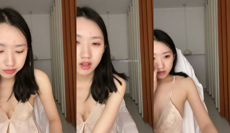 重磅！兄弟们！最正宗校花来啦，【麻辣香锅】，大学生的肉体就是诱人，黑乎乎的阴毛湿漉漉，真是个淫荡}