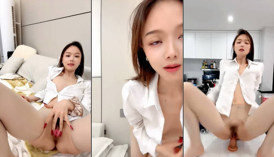 可以一字马玩逼的极品少妇，丝袜露脸情趣兔女郎一个人精彩大秀直播，各种玩逼道具抽插，浪叫呻吟表情好骚啊}