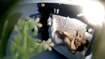 《监控破解》光头大叔约炮丰满少妇体力真好连干两炮